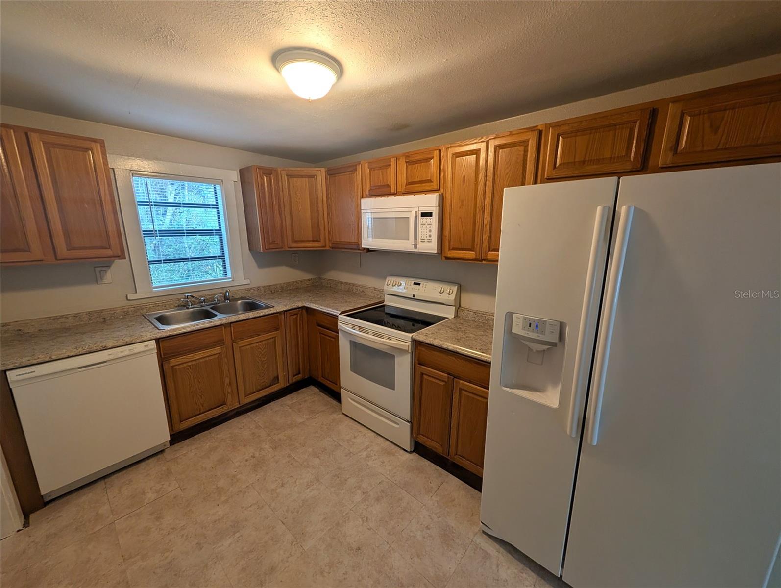 CROMWELL HEIGHTS - Residential Lease
