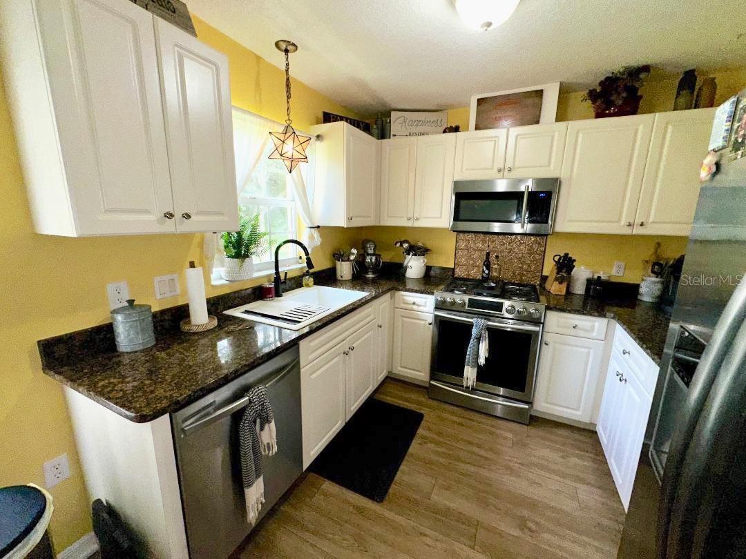 LAKESIDE TOWN HOMES CONDO - Residential