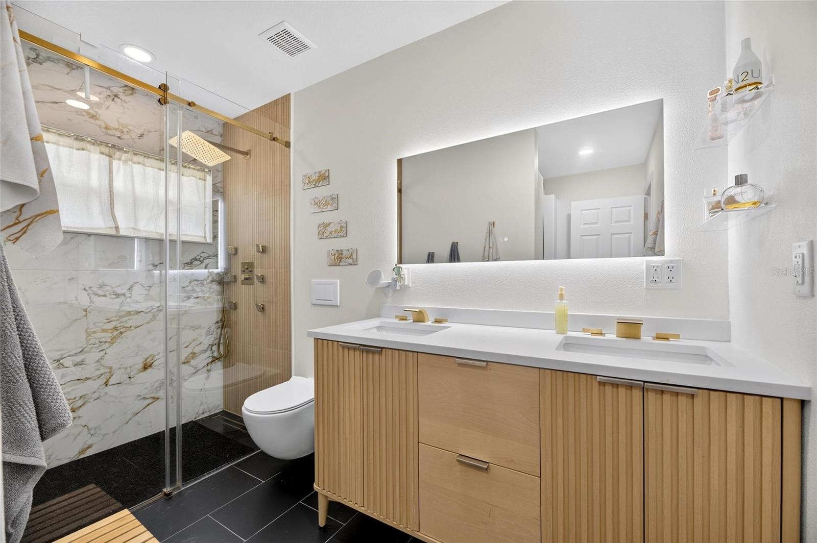 LAKEVIEW VILLAGE SEC C UNI - Residential Lease