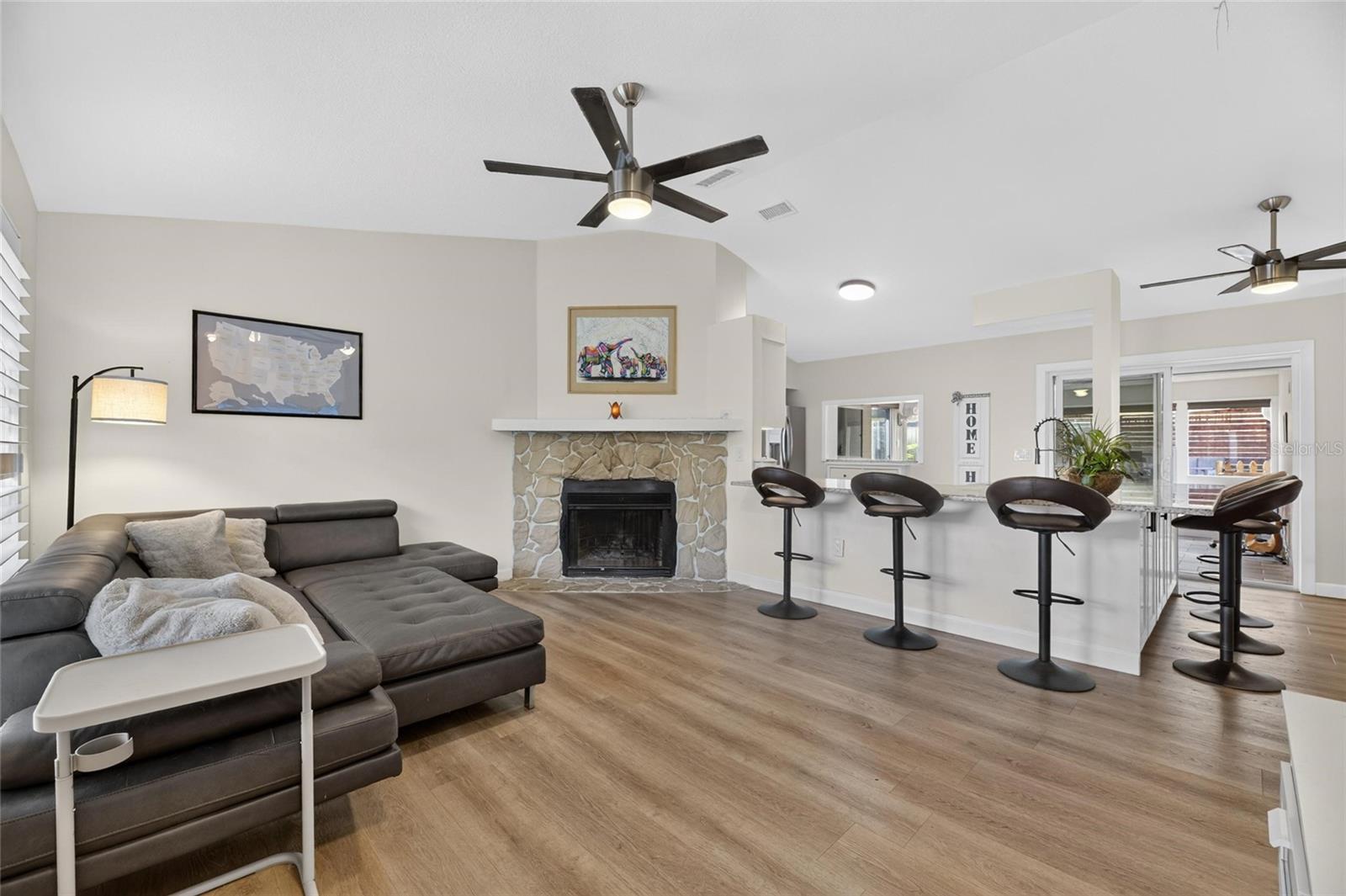 LAKEVIEW VILLAGE SEC C UNI - Residential Lease