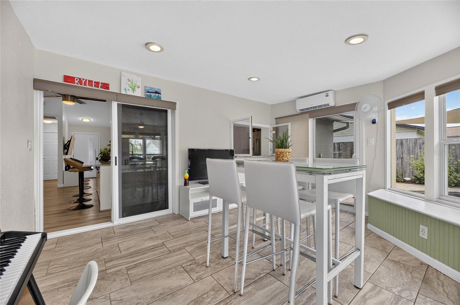 LAKEVIEW VILLAGE SEC C UNI - Residential Lease