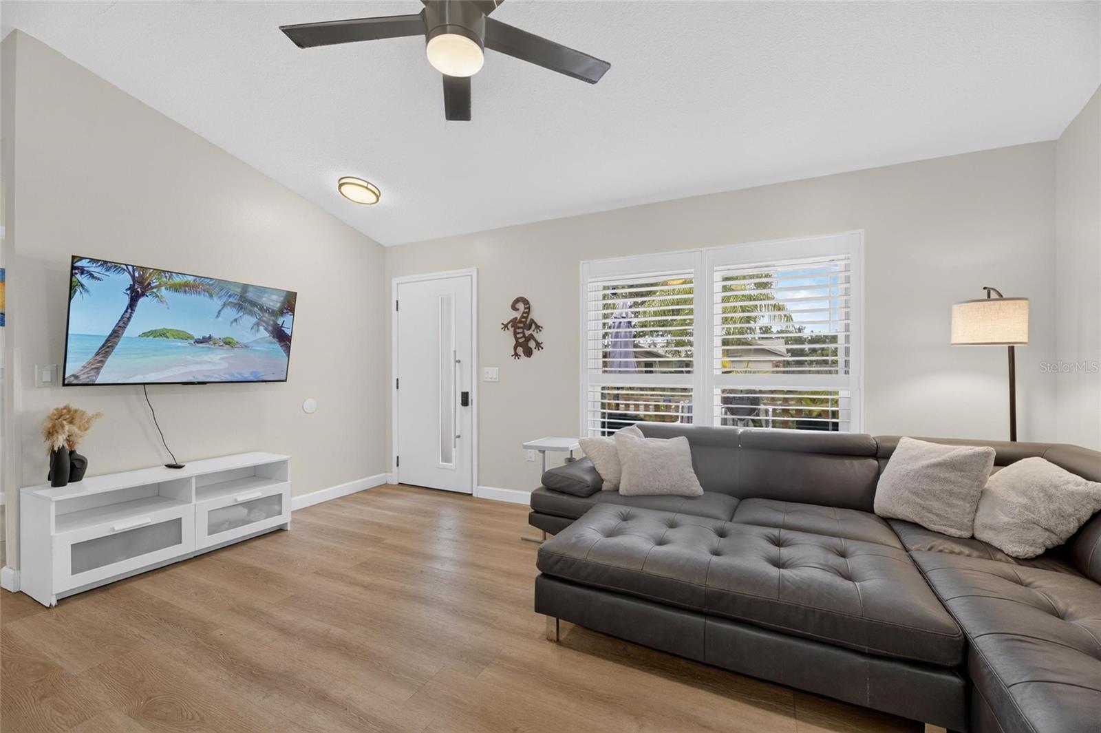 LAKEVIEW VILLAGE SEC C UNI - Residential Lease