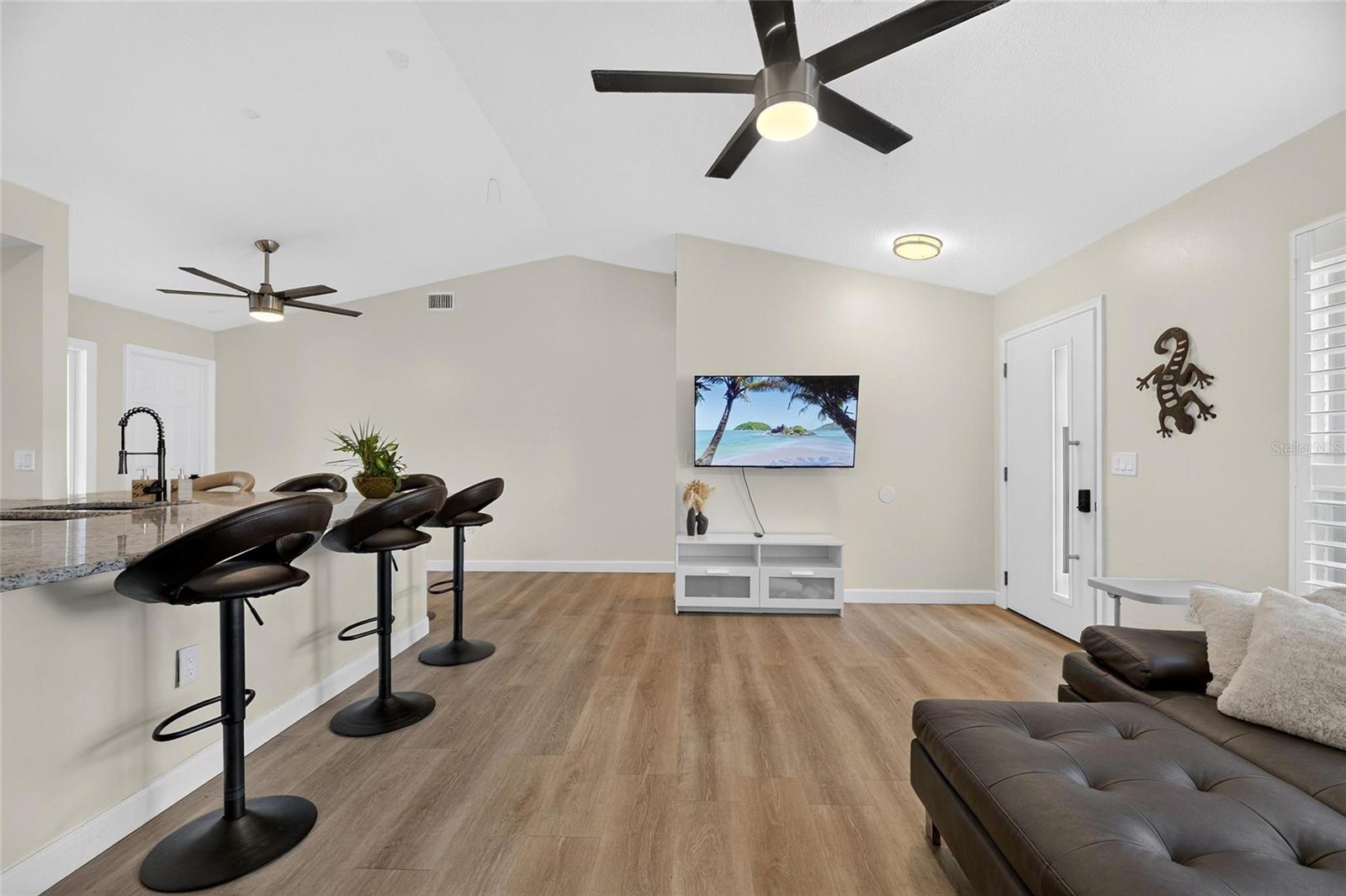 LAKEVIEW VILLAGE SEC C UNI - Residential Lease