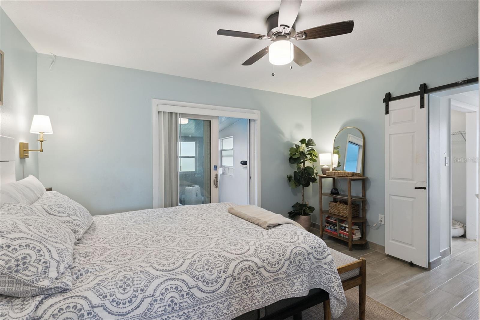 TROPICAL SHORES MANOR - Residential
