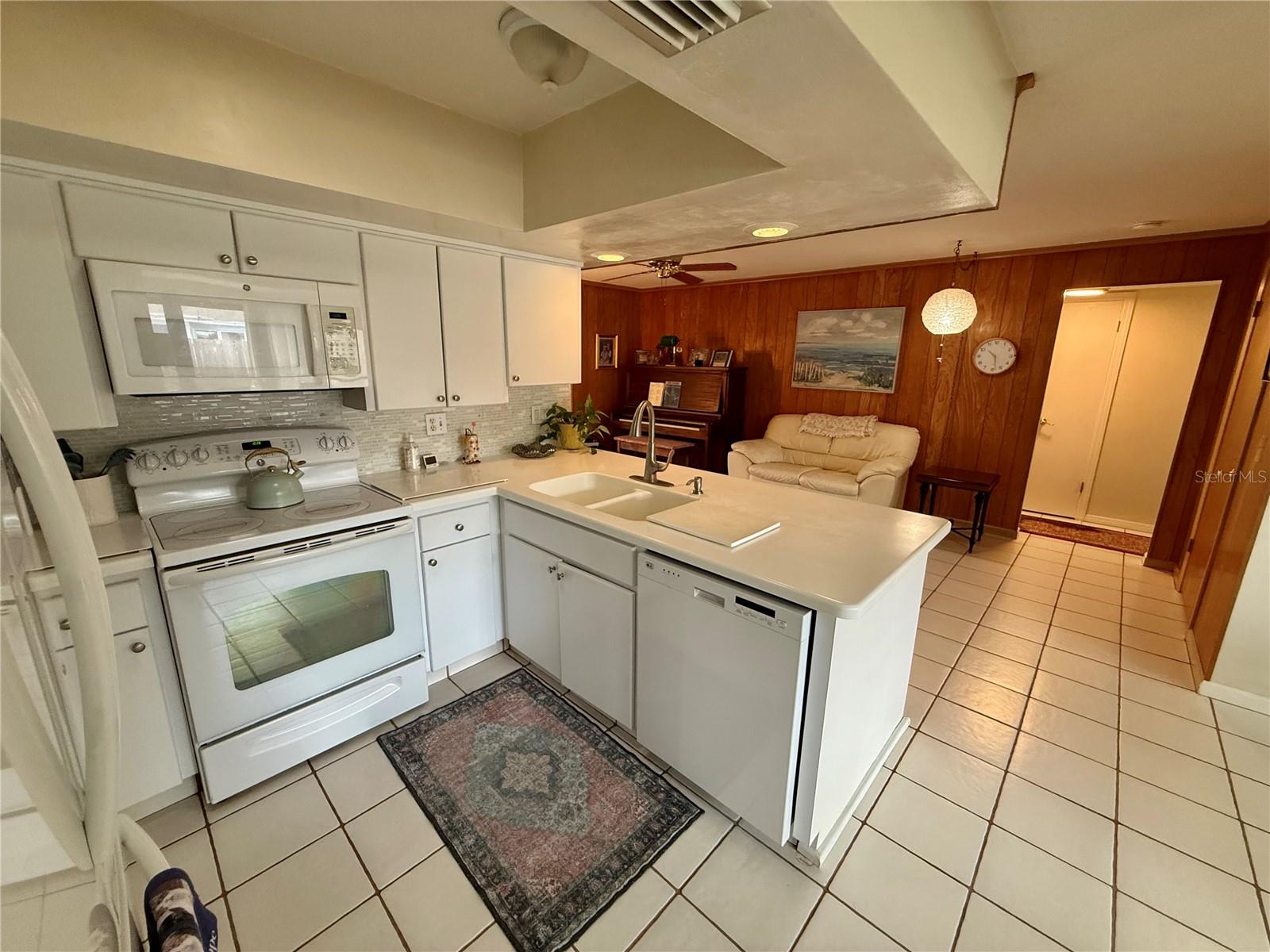 MIDWAY ACRES - Residential