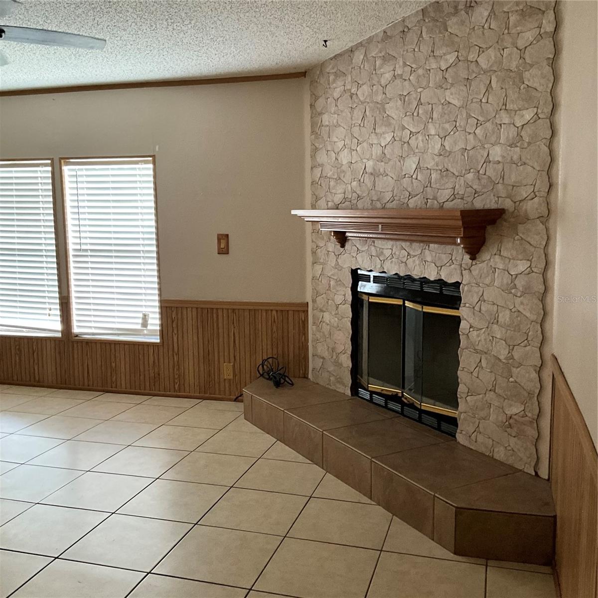 TRADERS COVE UNIT 01 - Residential