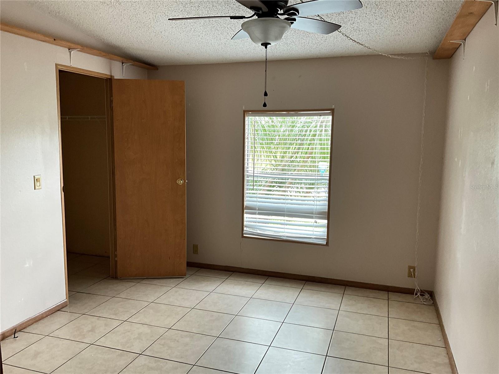 TRADERS COVE UNIT 01 - Residential