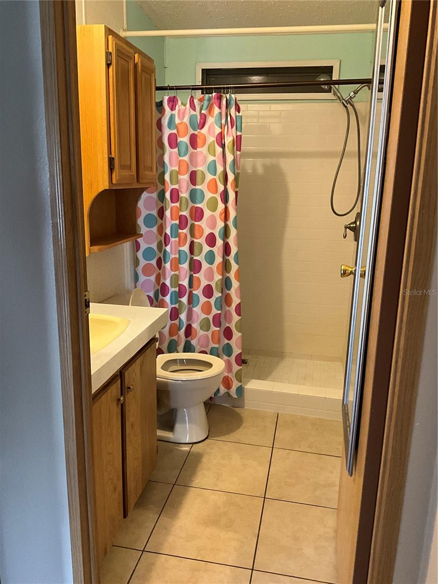 TRADERS COVE UNIT 01 - Residential