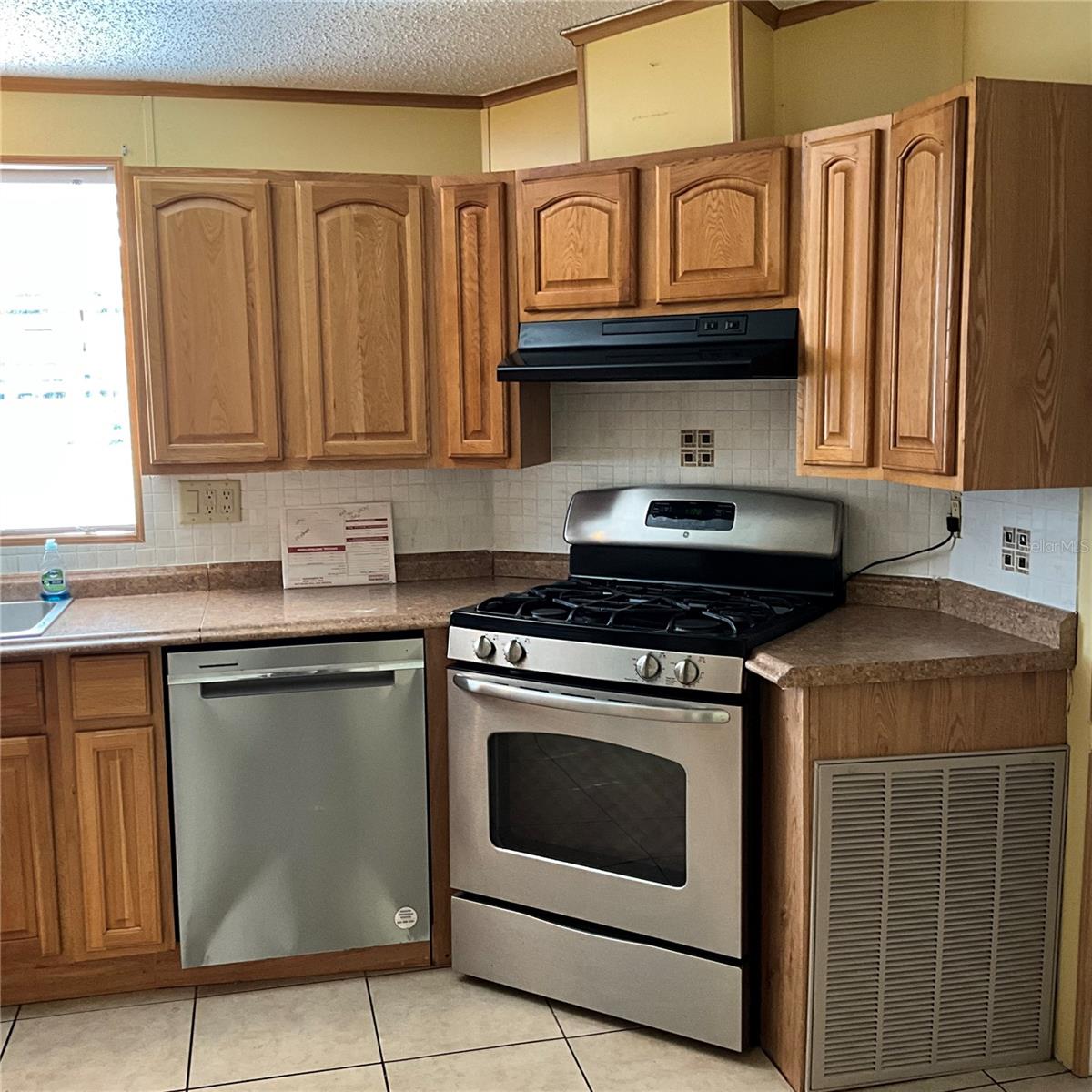 TRADERS COVE UNIT 01 - Residential