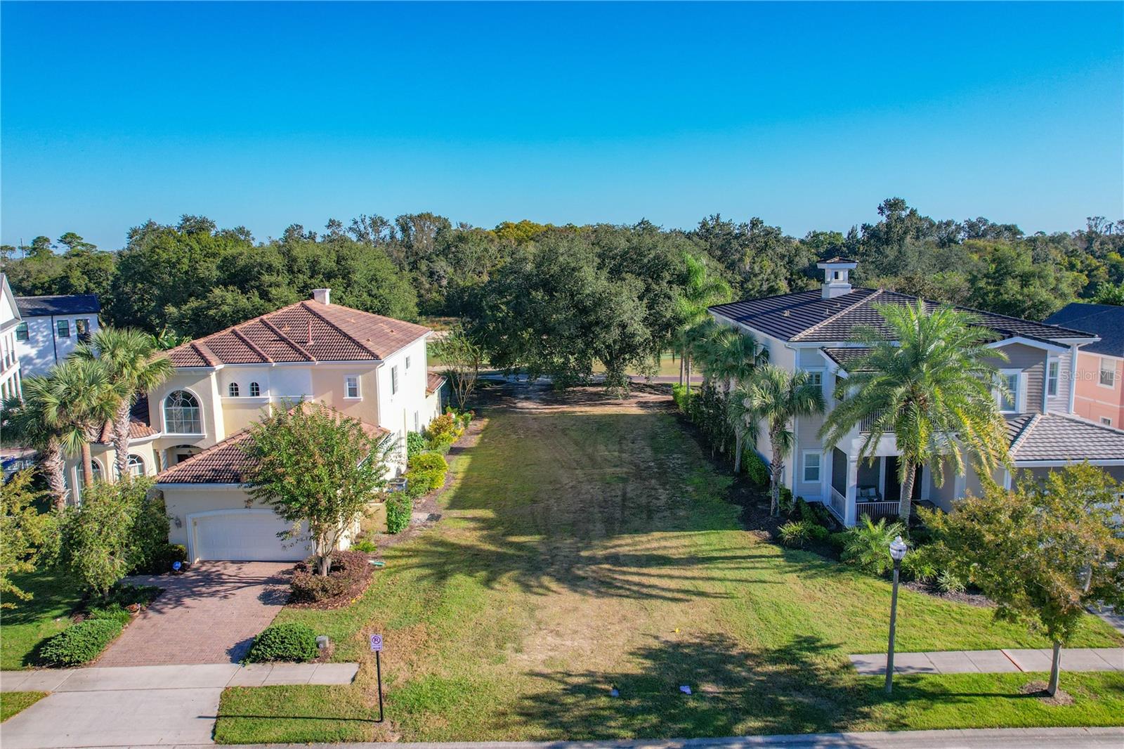 Build your dream home on the Tom Watson Signature Course in Reunion Resort. This homesite offers a beautiful green view overlooking a scenic par-3 hole. Measuring approximately 55x125, it provides the perfect space to design and build a custom luxury home in one of Central Florida’s most desirable resort communities.
With limited homesites remaining in Reunion, this is a rare opportunity to create a property that fits your lifestyle or investment goals. Enjoy access to world-class amenities, three championship golf courses, and the resort-style living that makes Reunion a premier destination for homeowners and vacationers alike.