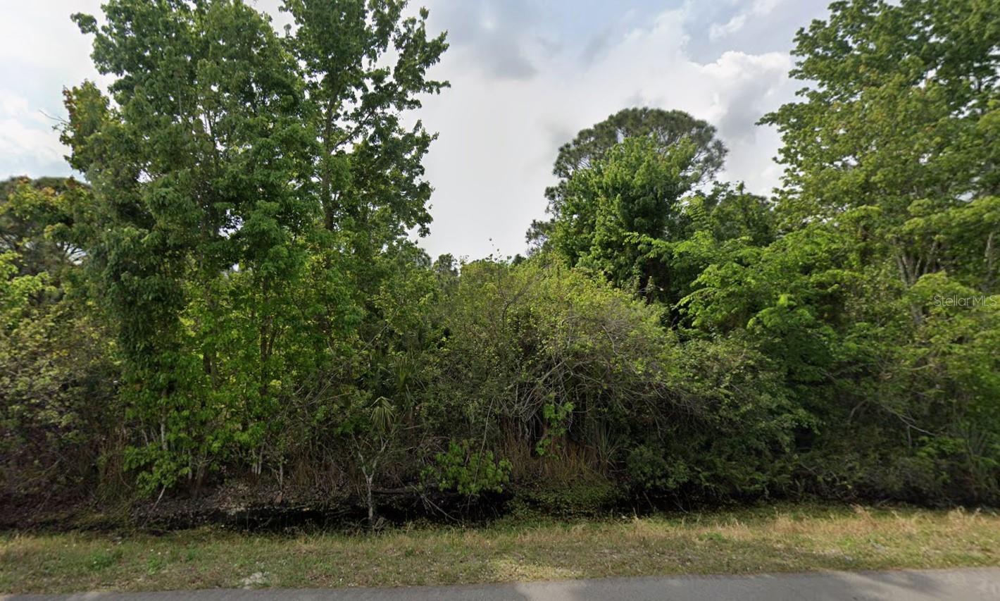 Build your future in Basswood Estates! This 0.26-acre residential vacant lot offers approximately 75' x 150' of space in an established Okeechobee neighborhood. Conveniently located near local shopping, dining, schools, and major roadways, this property is an excellent opportunity for a future homesite or land investment. Paved road access with electric nearby. Buyer to verify zoning, building requirements, utilities, flood zone, and all due diligence with Okeechobee County.