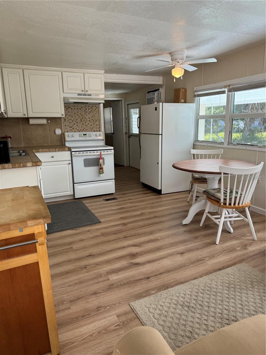 TRI-PAR ESTATES - Residential Lease