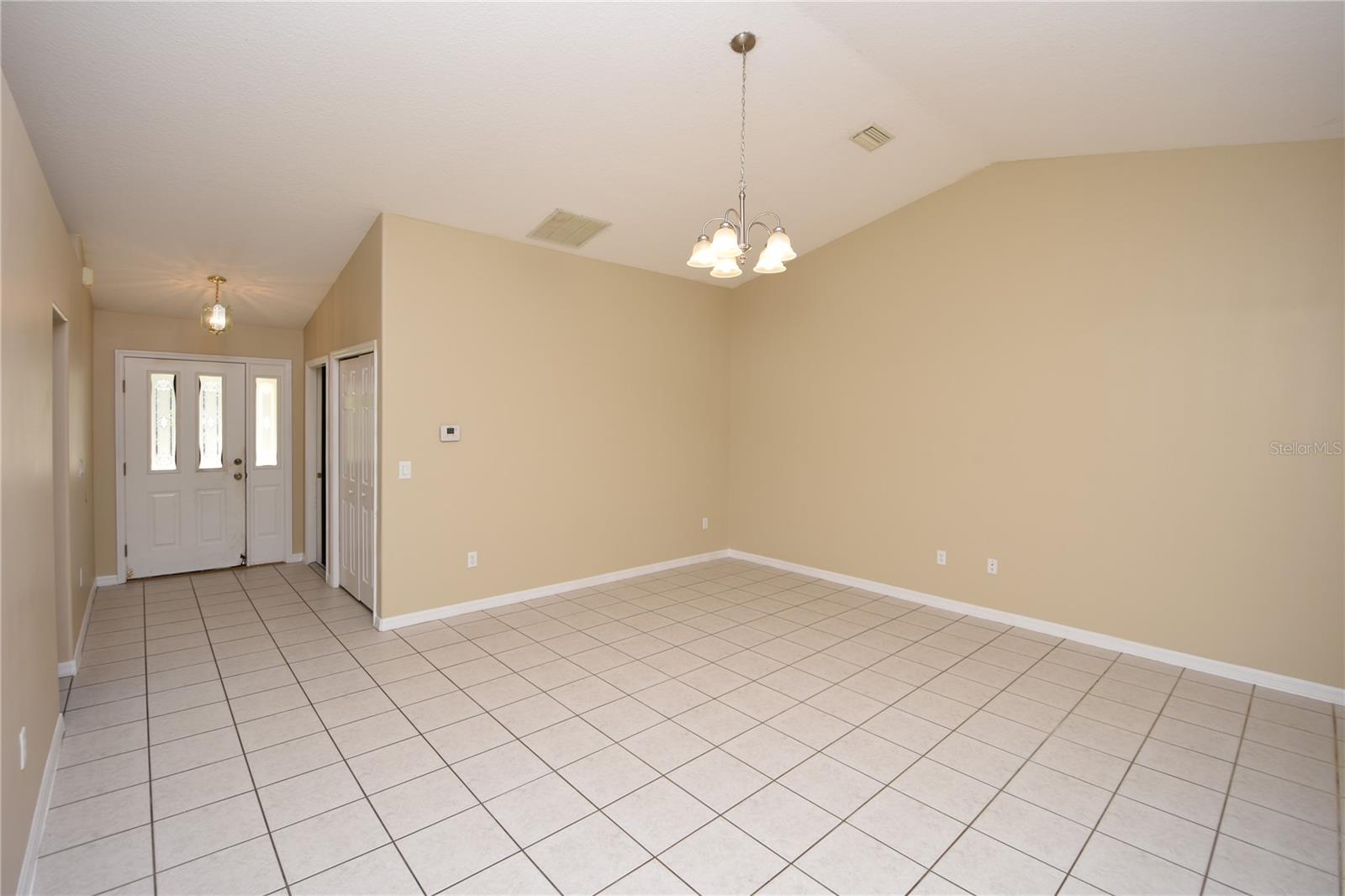 QUAIL HOLLOW - Residential Lease