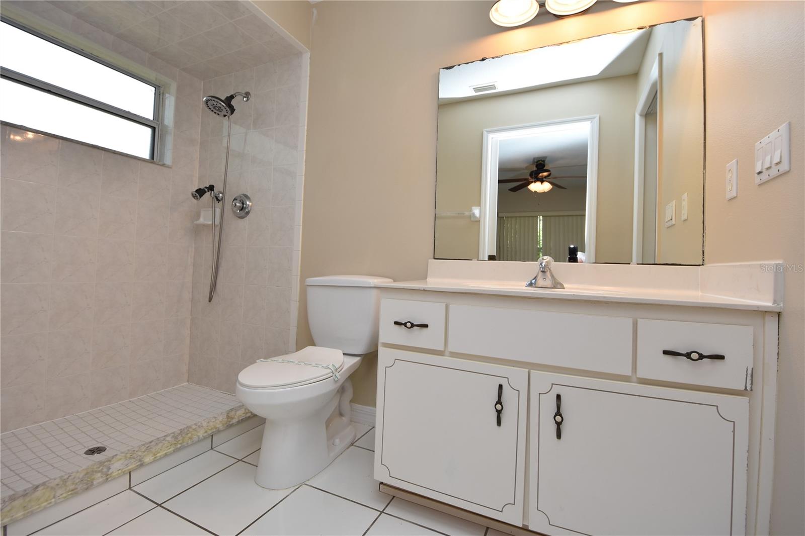 QUAIL HOLLOW - Residential Lease