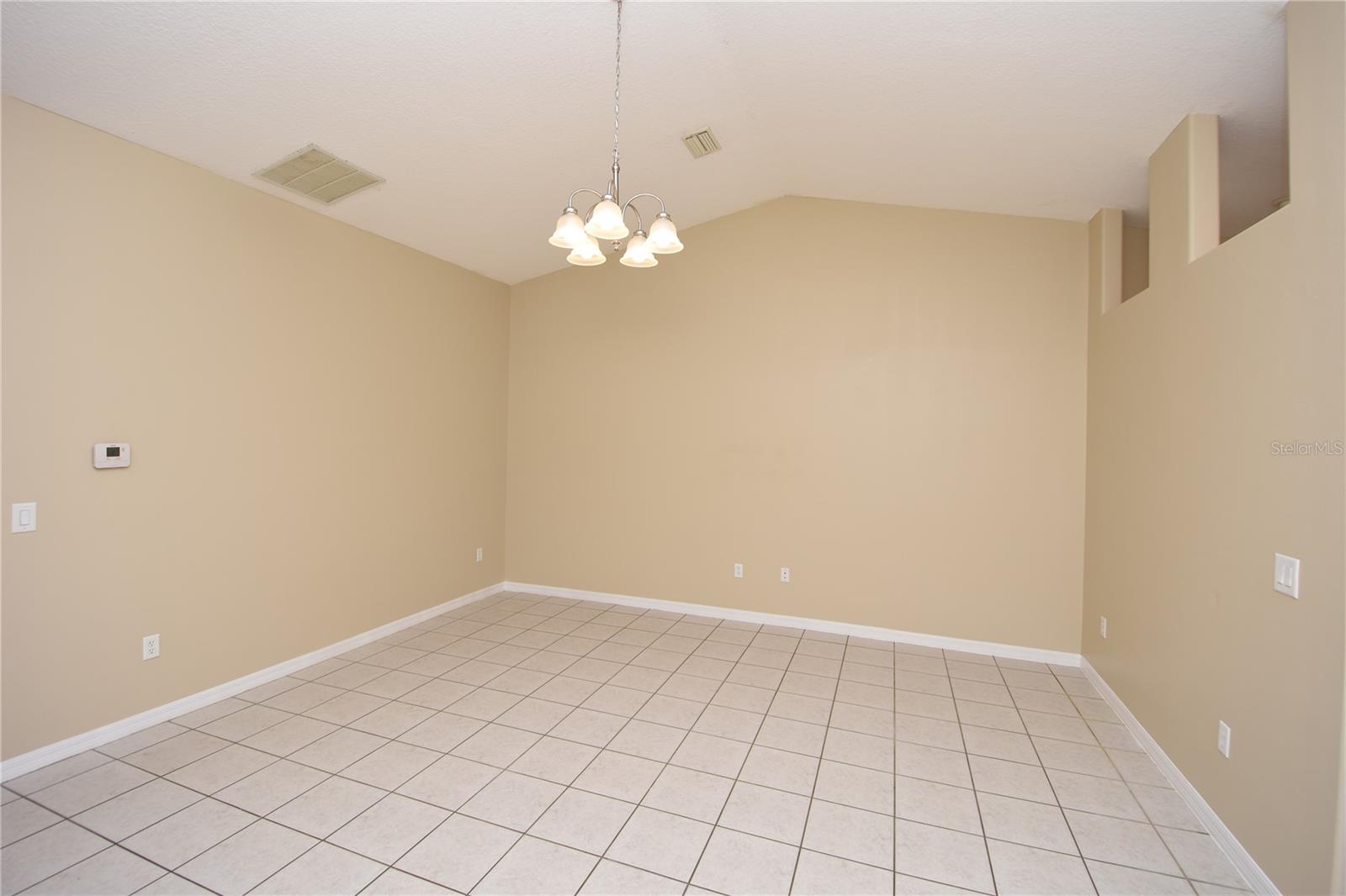 QUAIL HOLLOW - Residential Lease