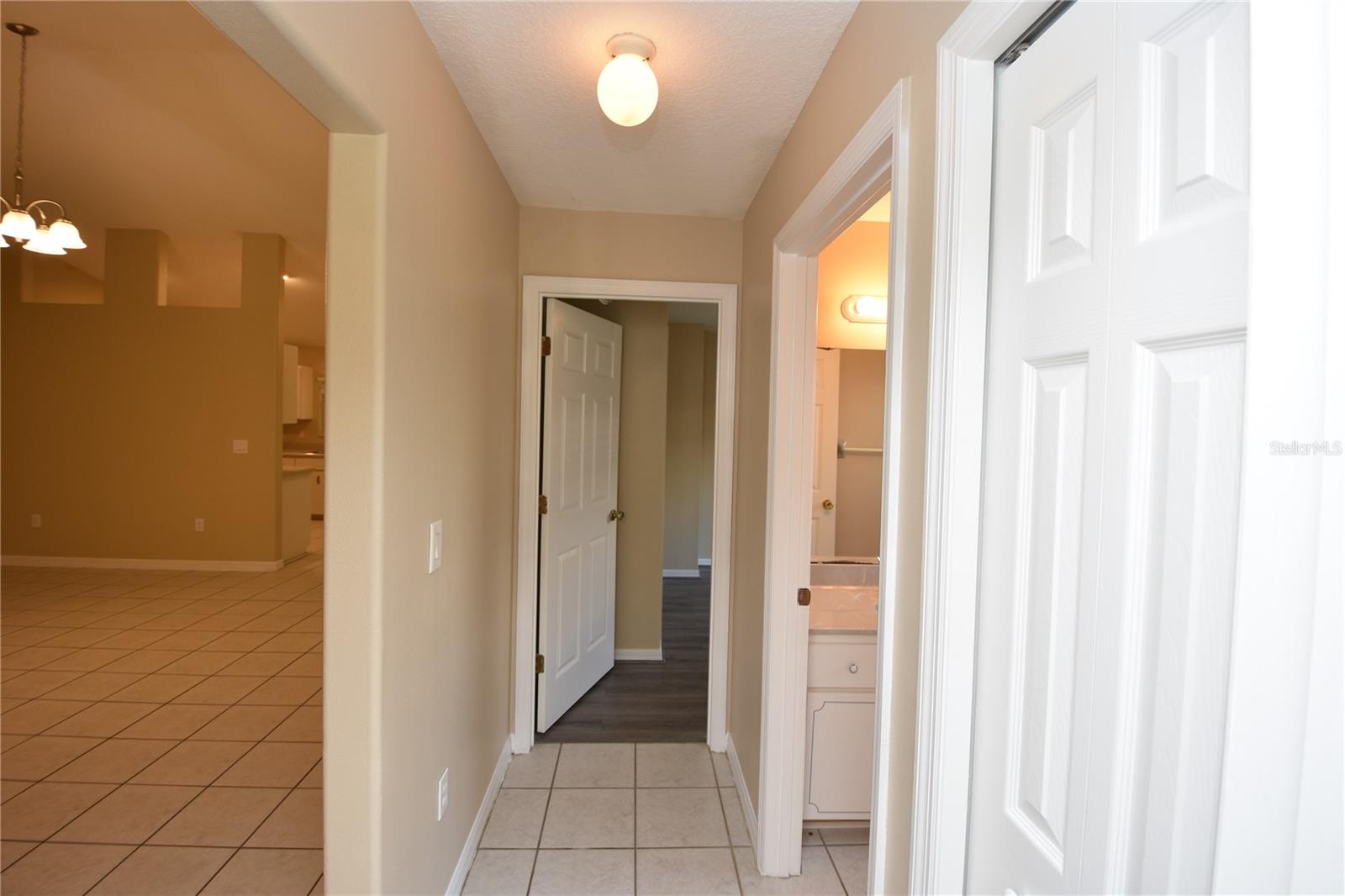 QUAIL HOLLOW - Residential Lease