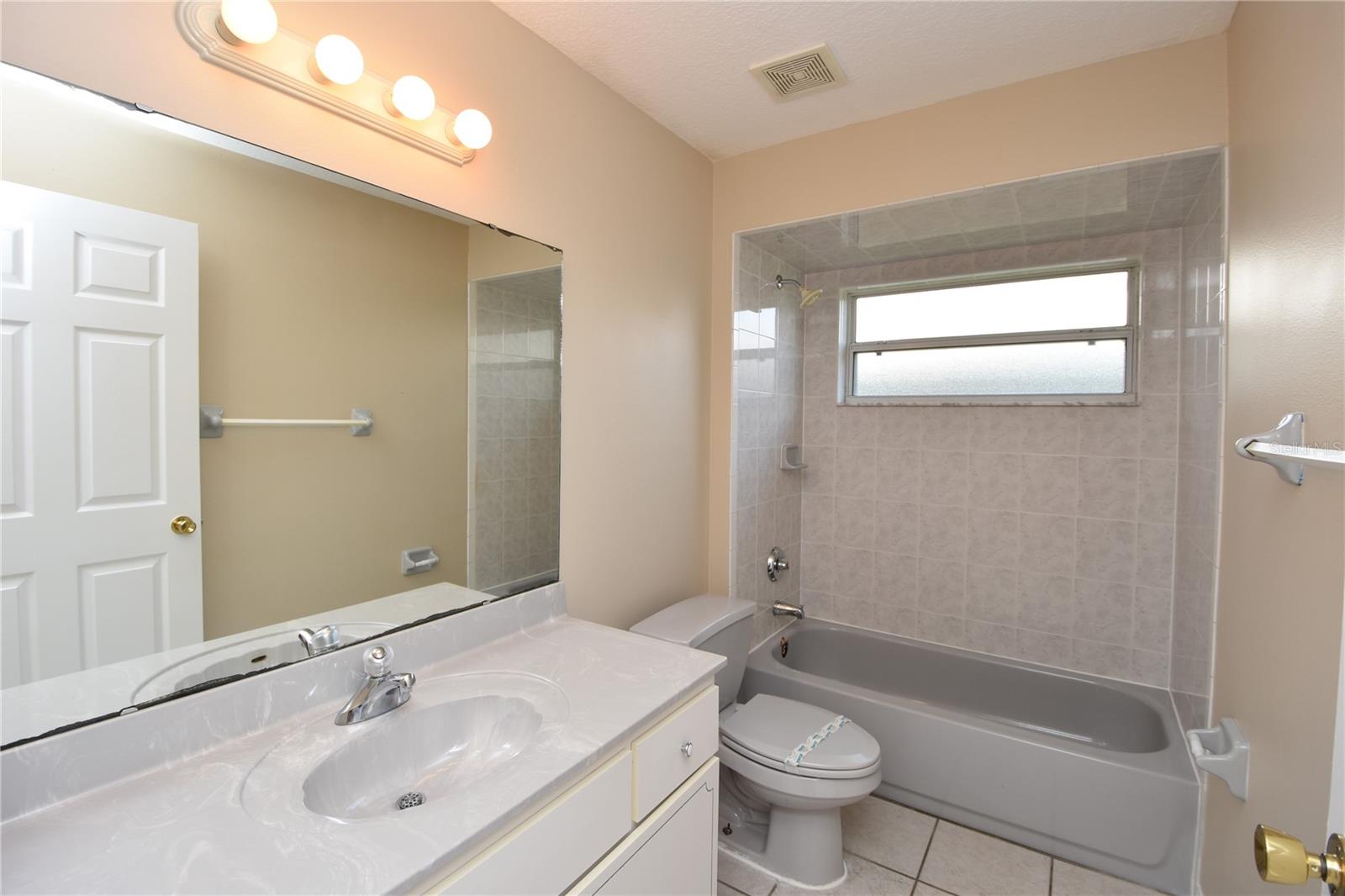 QUAIL HOLLOW - Residential Lease