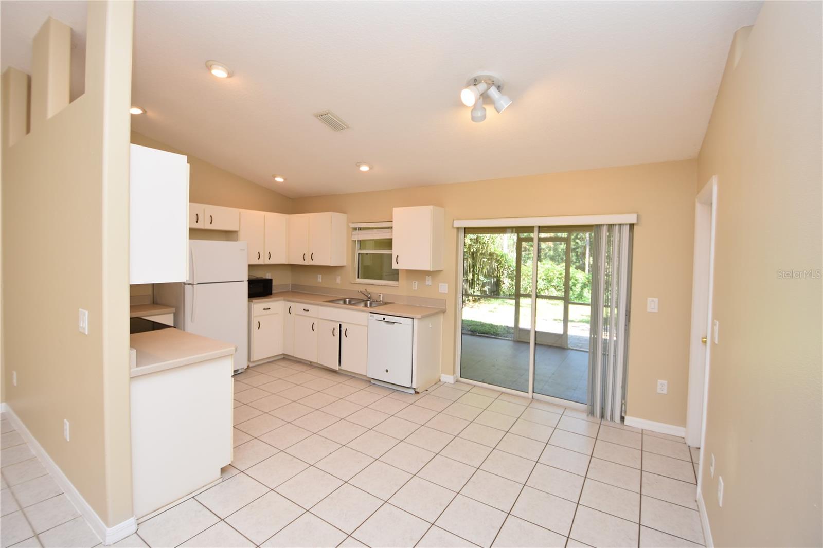 QUAIL HOLLOW - Residential Lease