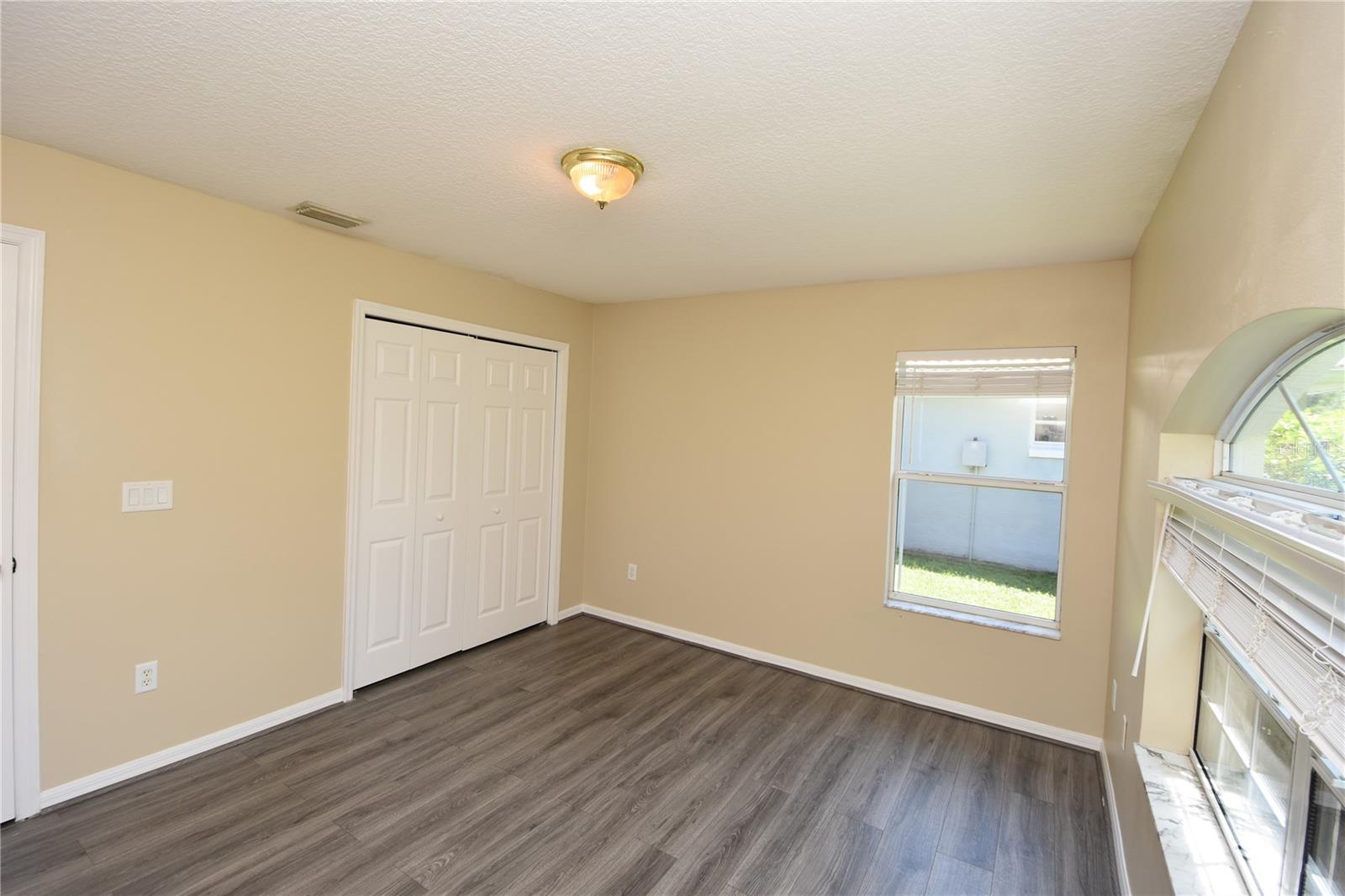 QUAIL HOLLOW - Residential Lease