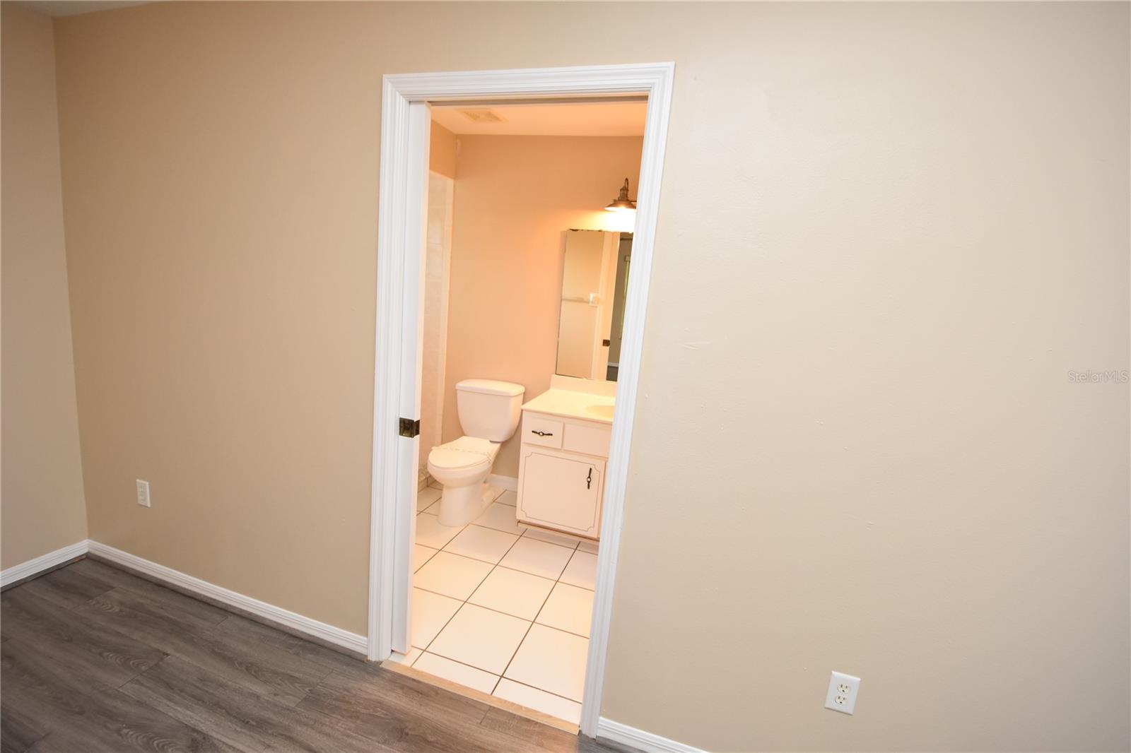 QUAIL HOLLOW - Residential Lease