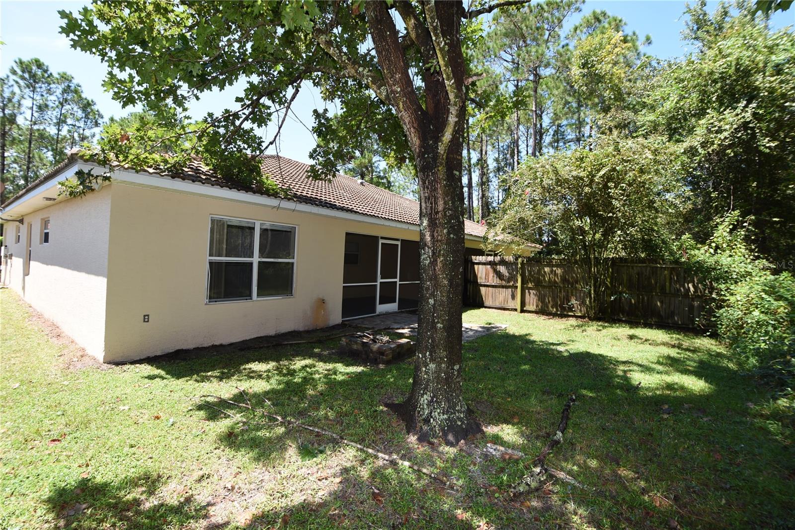 QUAIL HOLLOW - Residential Lease