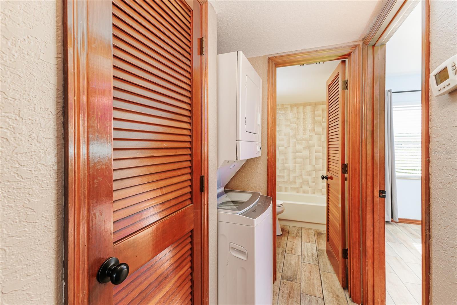 LAKE BENTLEY SHORES CONDO PH 01 - Residential
