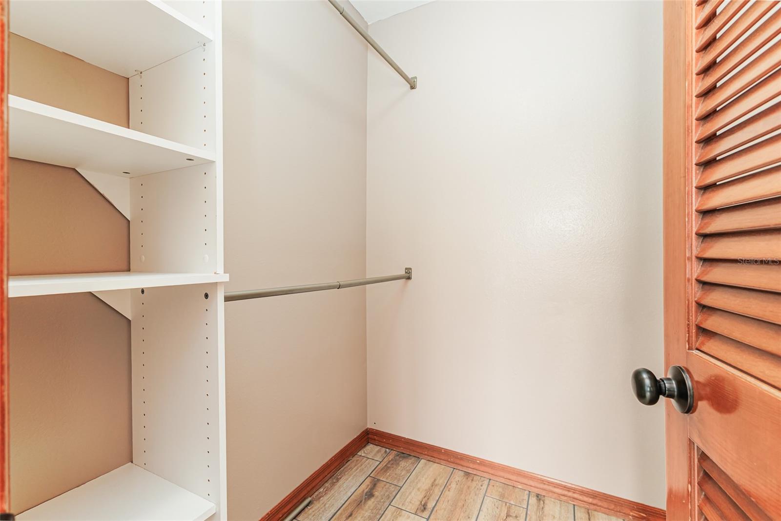 LAKE BENTLEY SHORES CONDO PH 01 - Residential