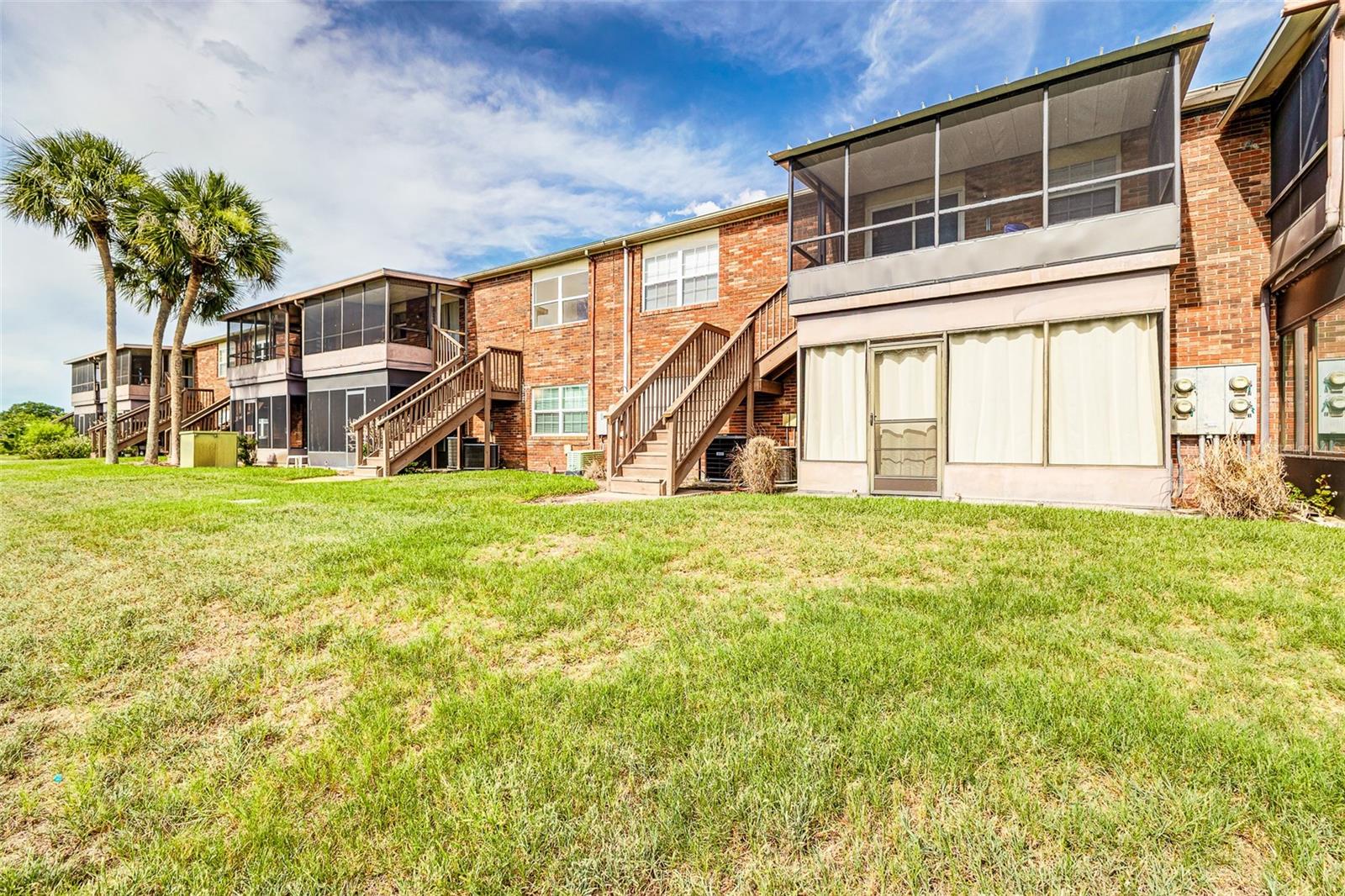 LAKE BENTLEY SHORES CONDO PH 01 - Residential