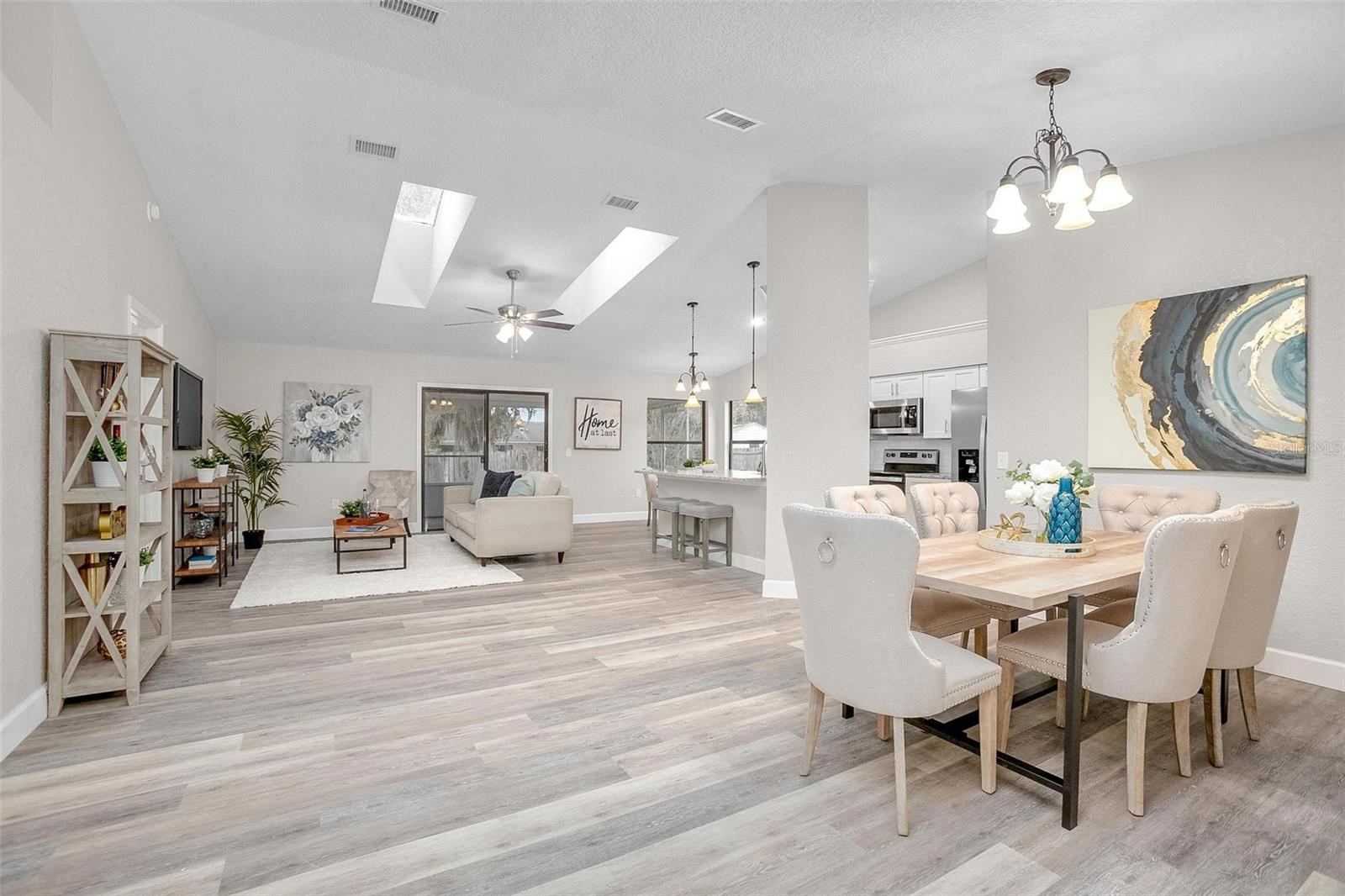 DELTONA LAKES UN 27 - Residential