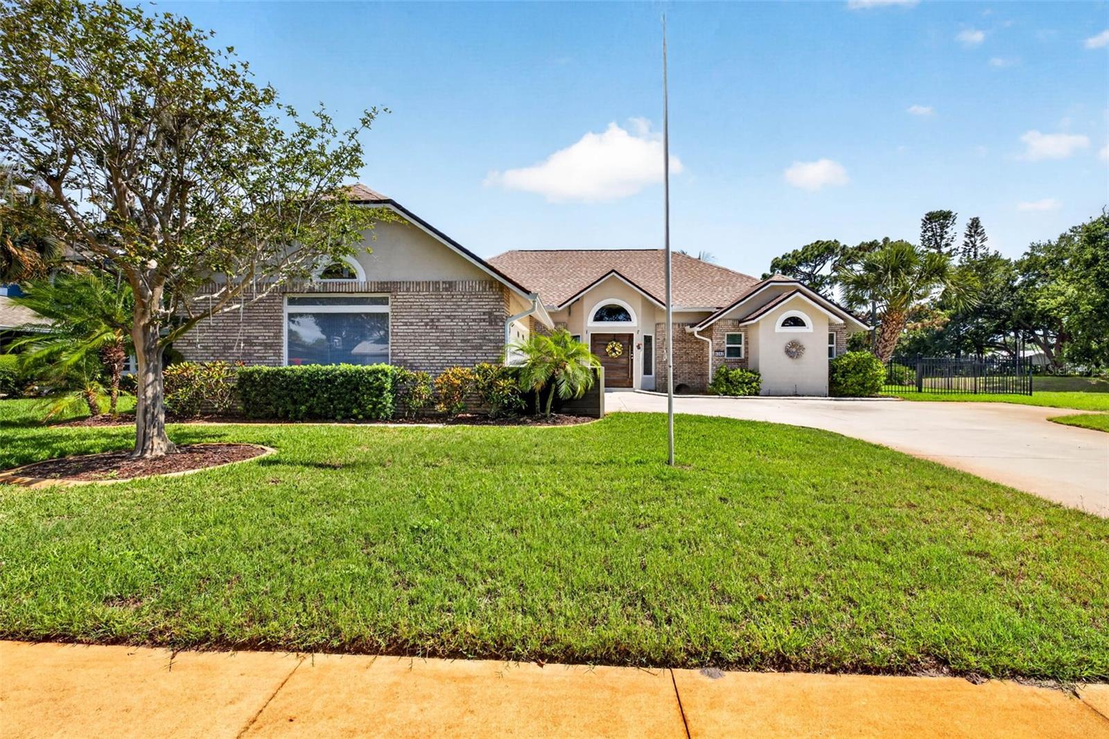 CEDAR CREEK - Residential