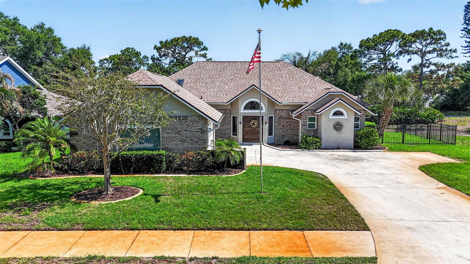 CEDAR CREEK - Residential