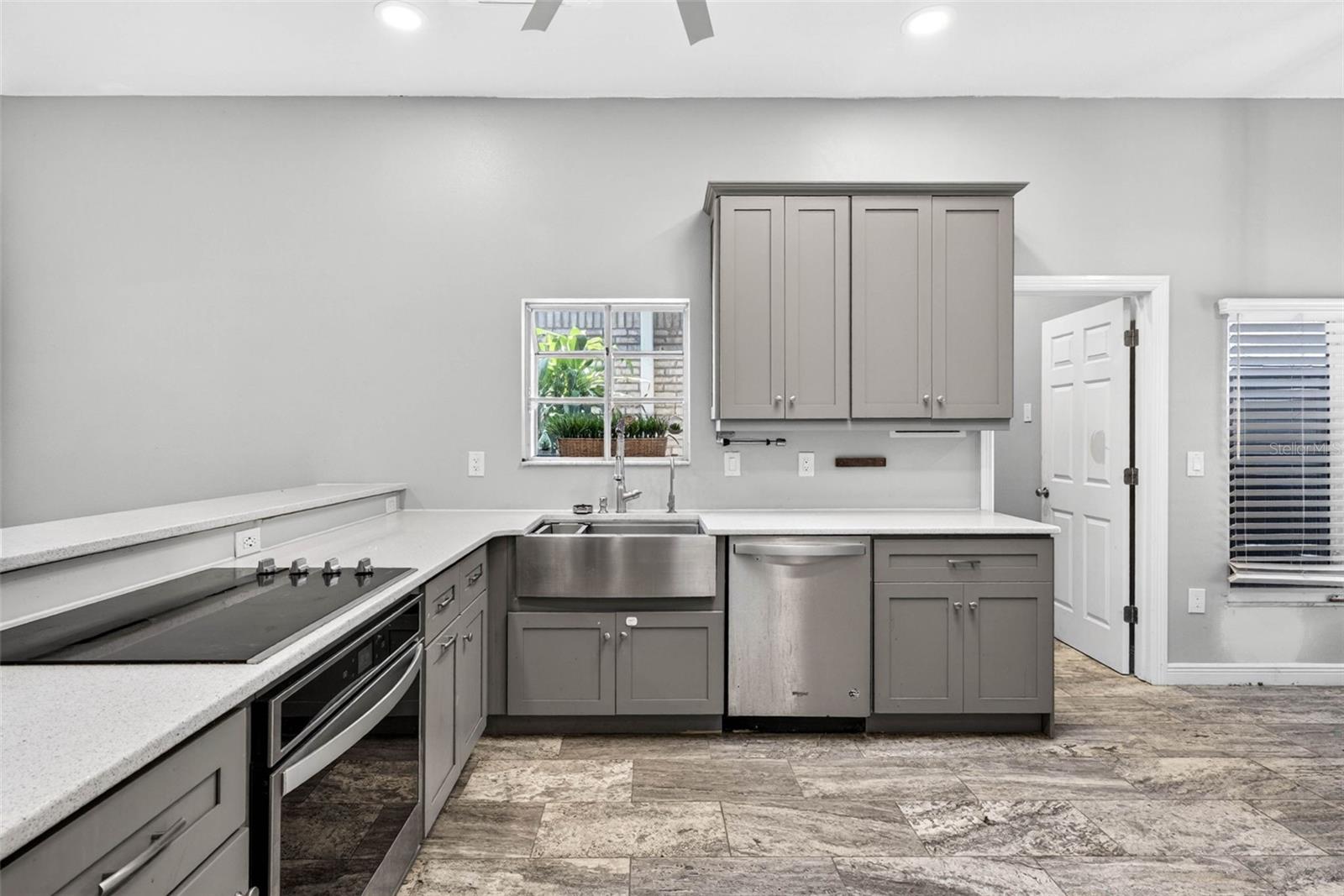 CEDAR CREEK - Residential