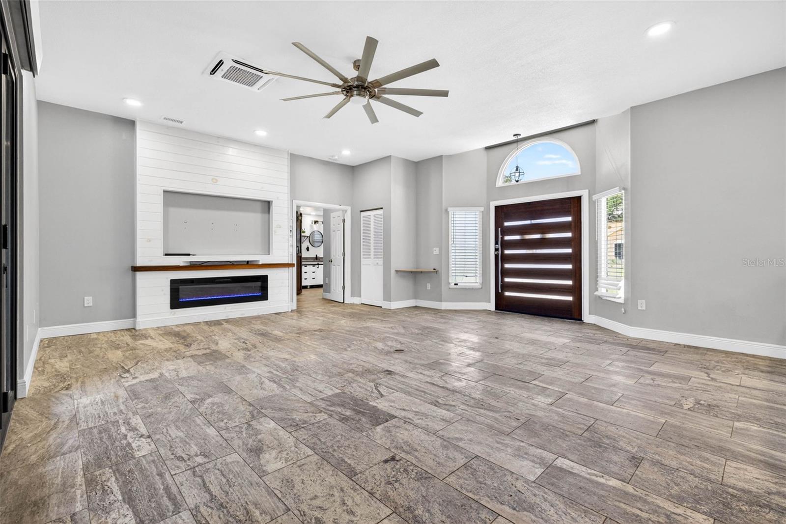 CEDAR CREEK - Residential