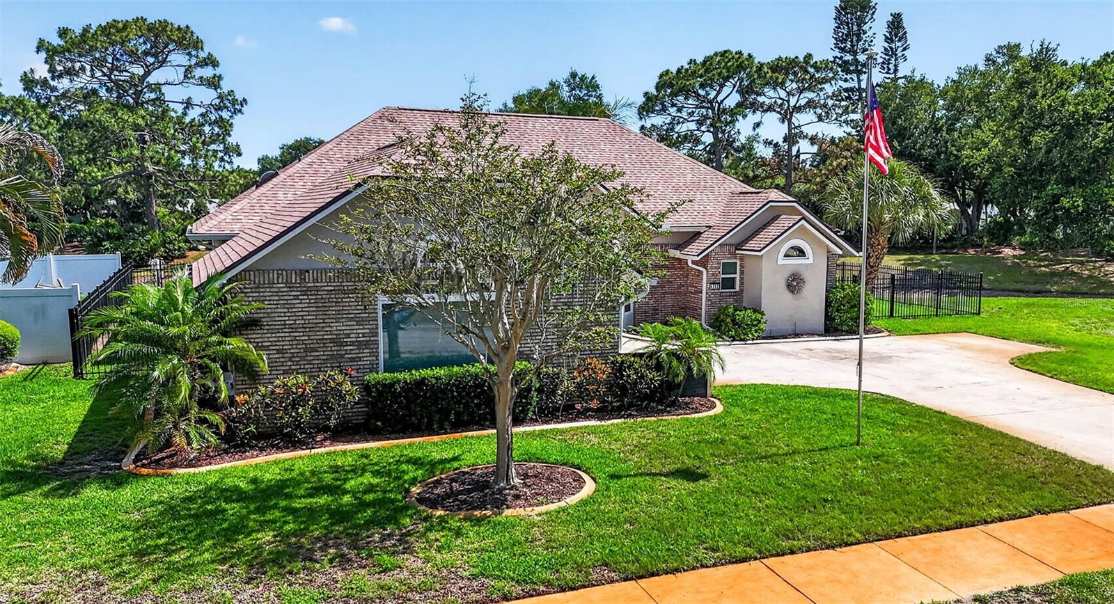 CEDAR CREEK - Residential