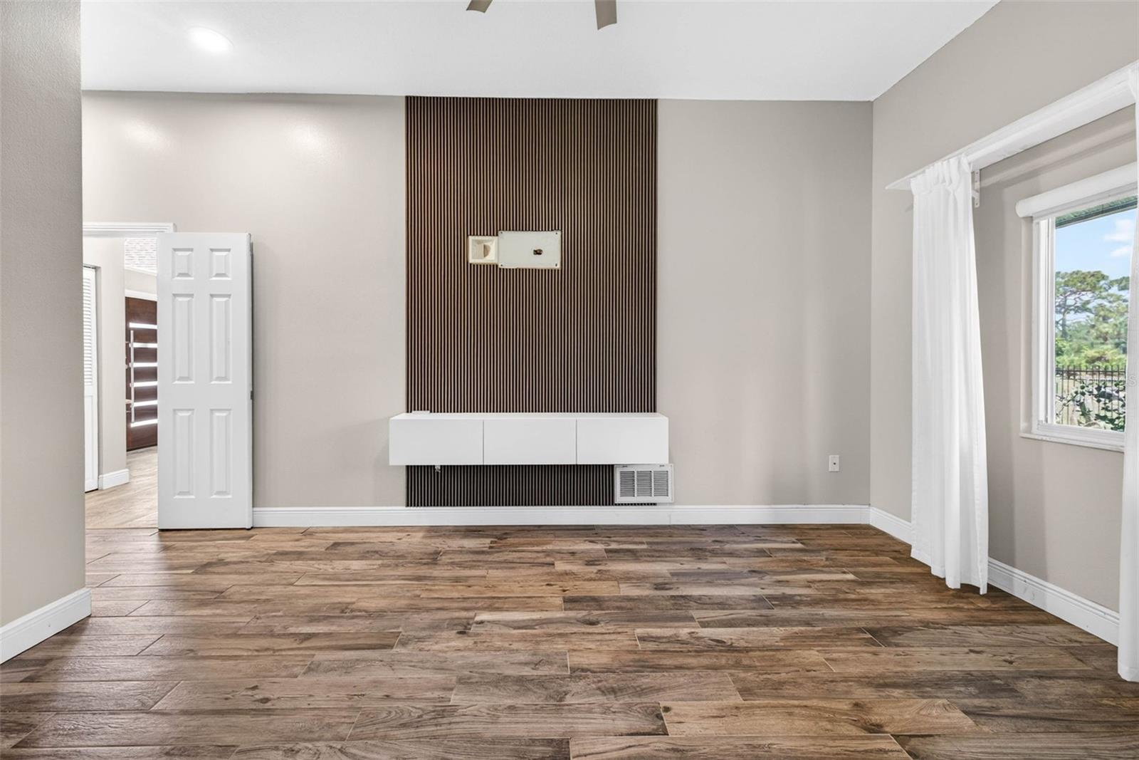 CEDAR CREEK - Residential