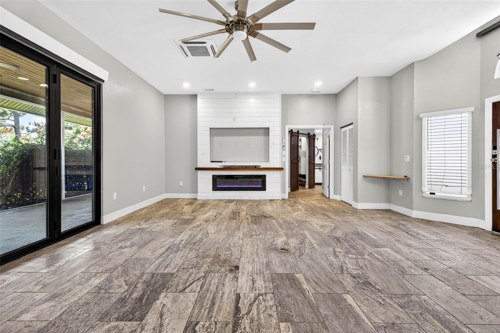 CEDAR CREEK - Residential