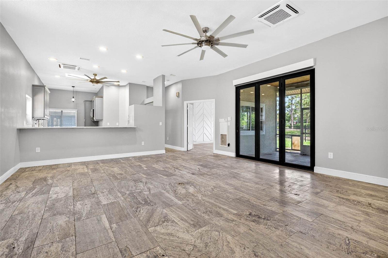 CEDAR CREEK - Residential