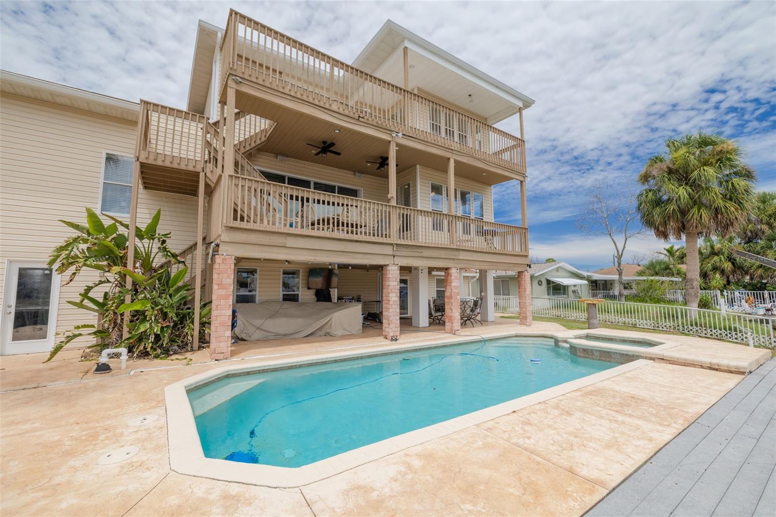 HARBOR ISLES - Residential
