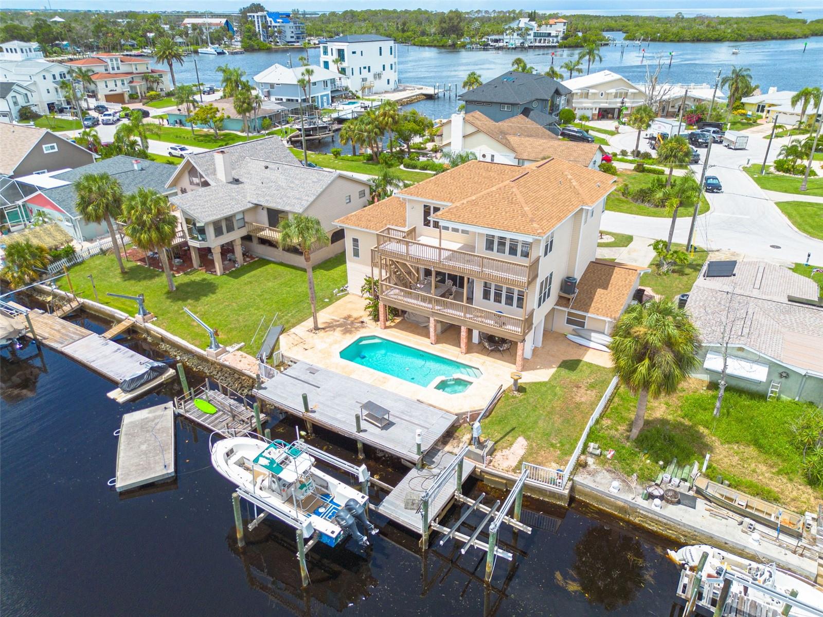HARBOR ISLES - Residential