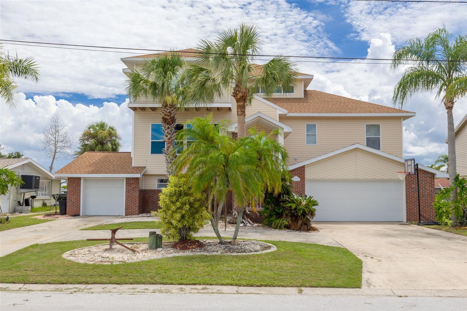 HARBOR ISLES - Residential