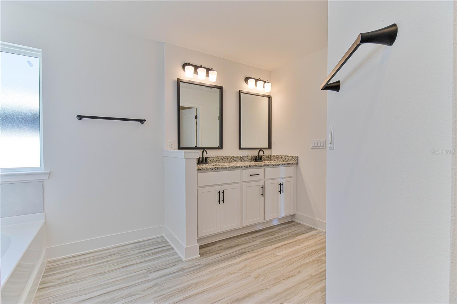 BRIARWOOD - Residential
