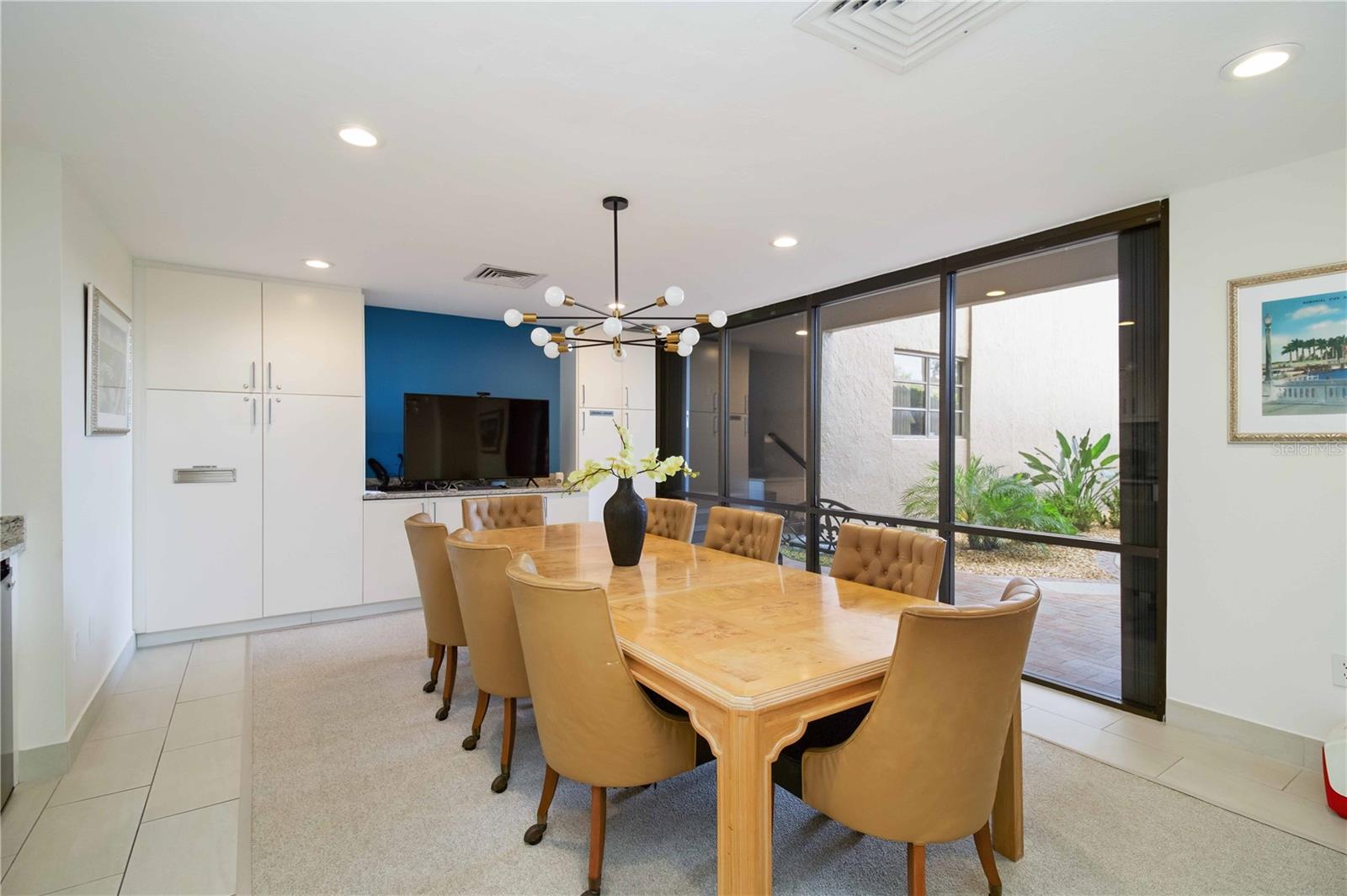 THE RIVERVIEW - Residential
