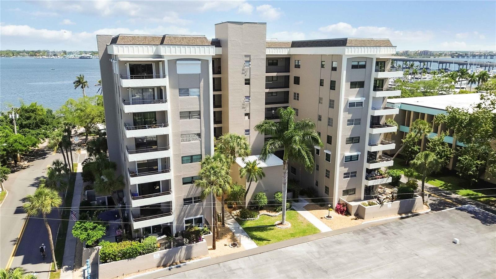 THE RIVERVIEW - Residential