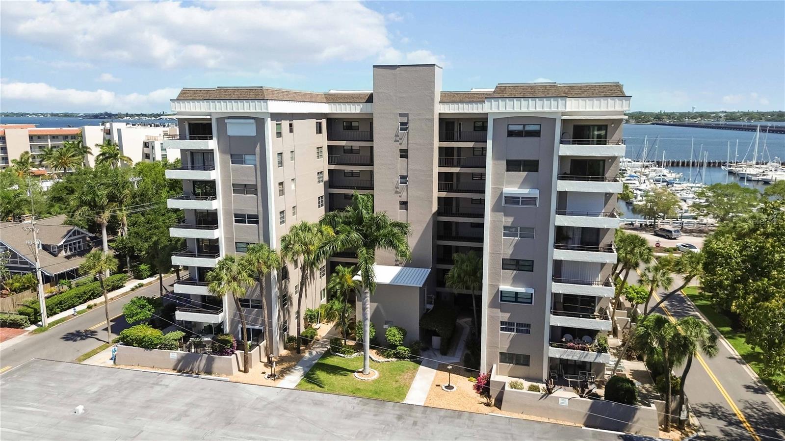 THE RIVERVIEW - Residential