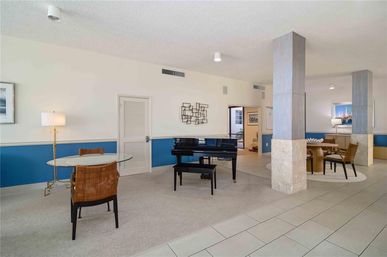 THE RIVERVIEW - Residential