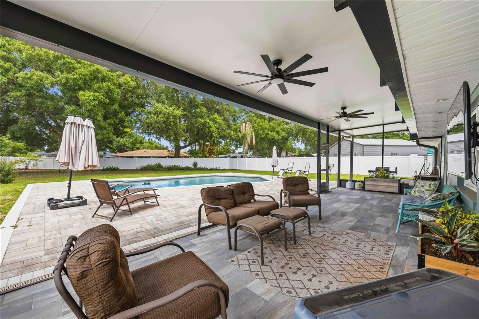 ELOISE WOODS EAST LAKE MARIAM UNIT - Residential