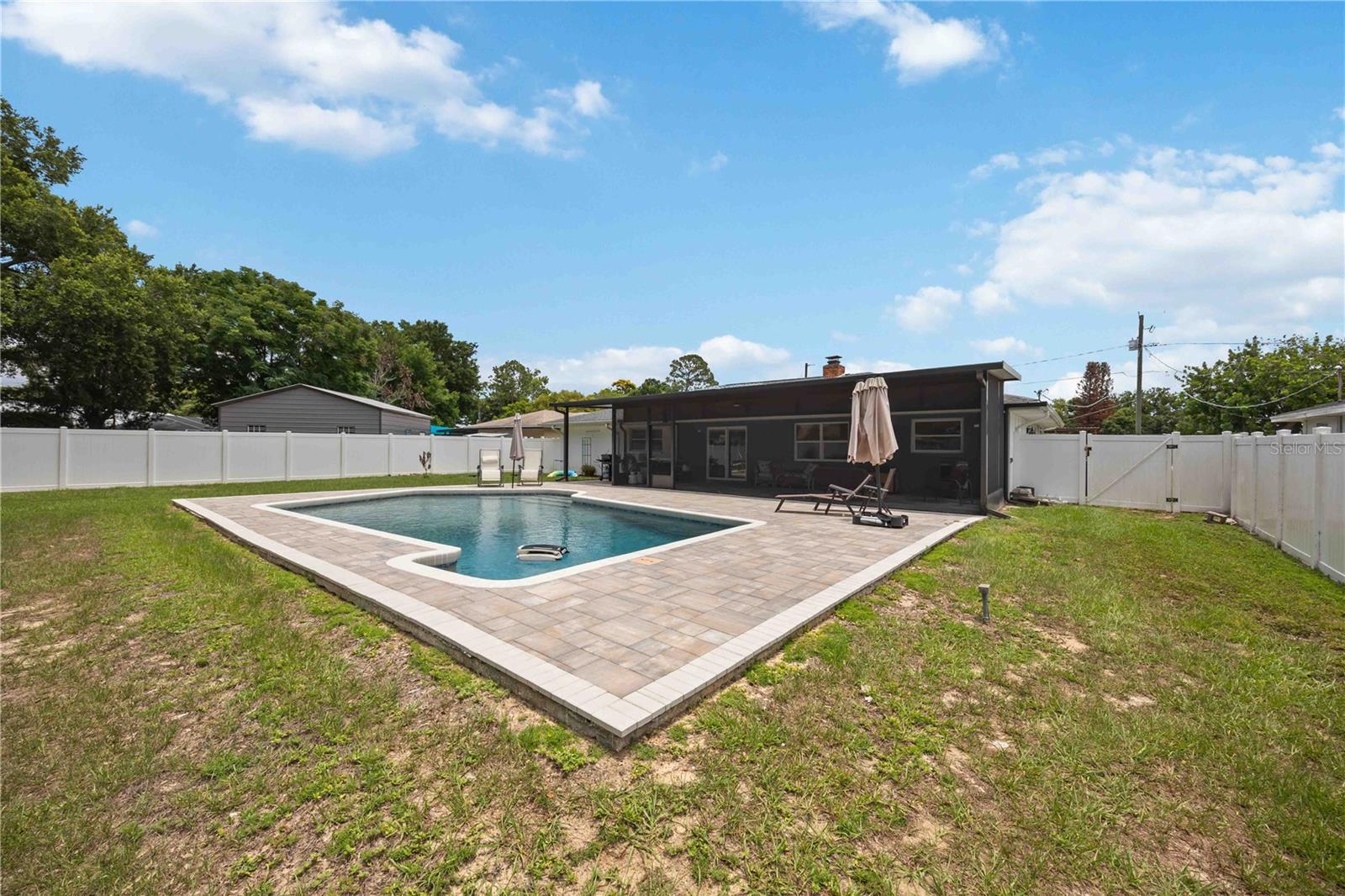 ELOISE WOODS EAST LAKE MARIAM UNIT - Residential