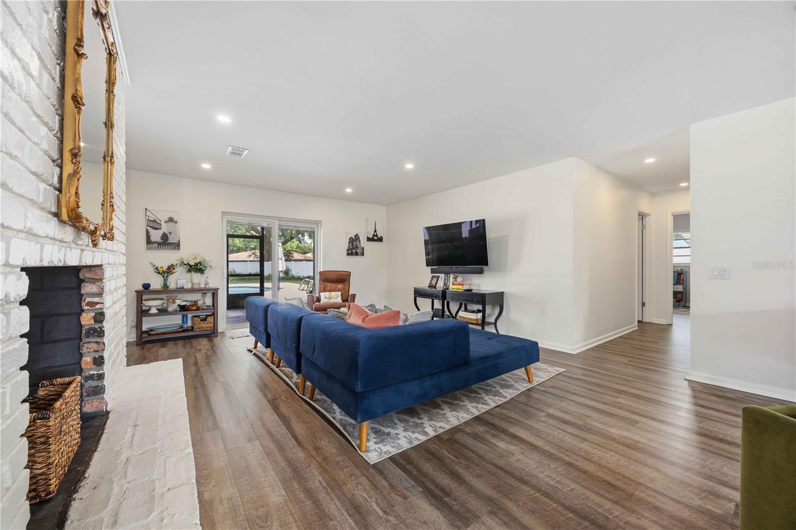 ELOISE WOODS EAST LAKE MARIAM UNIT - Residential