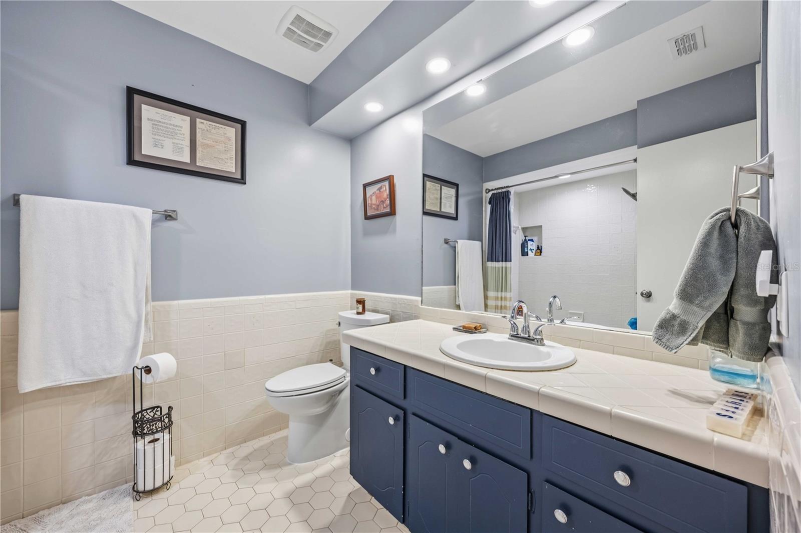 ELOISE WOODS EAST LAKE MARIAM UNIT - Residential