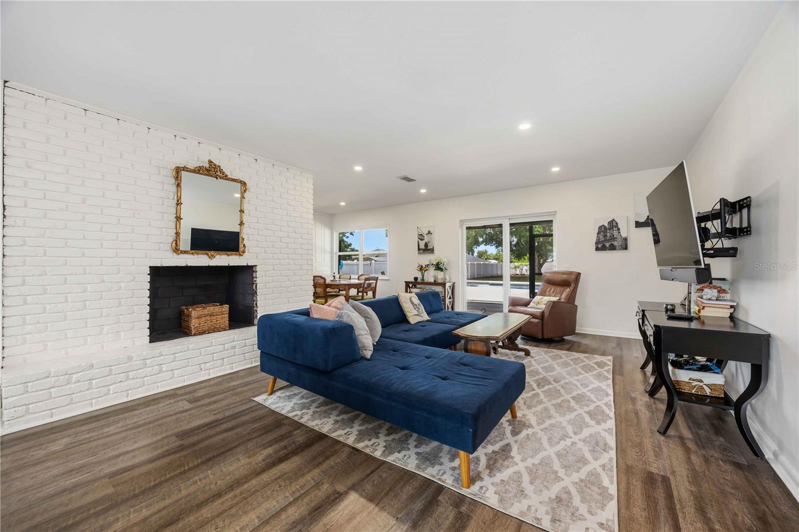 ELOISE WOODS EAST LAKE MARIAM UNIT - Residential